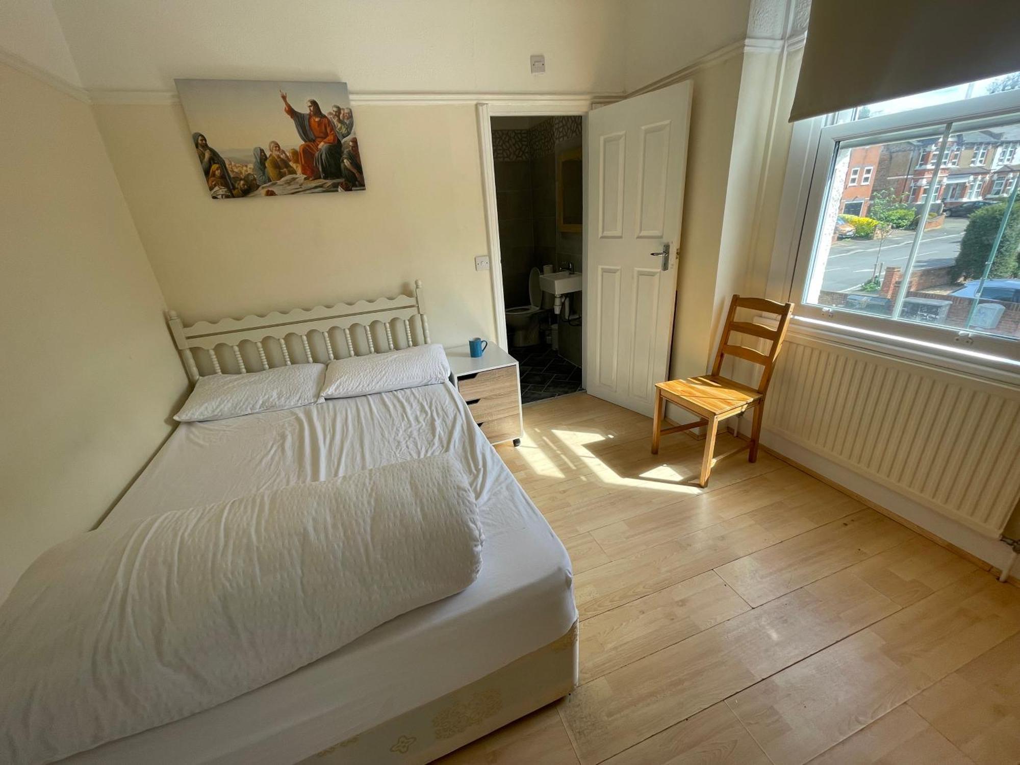 Room With Private Bathroom And Shared Kitchen London Ngoại thất bức ảnh