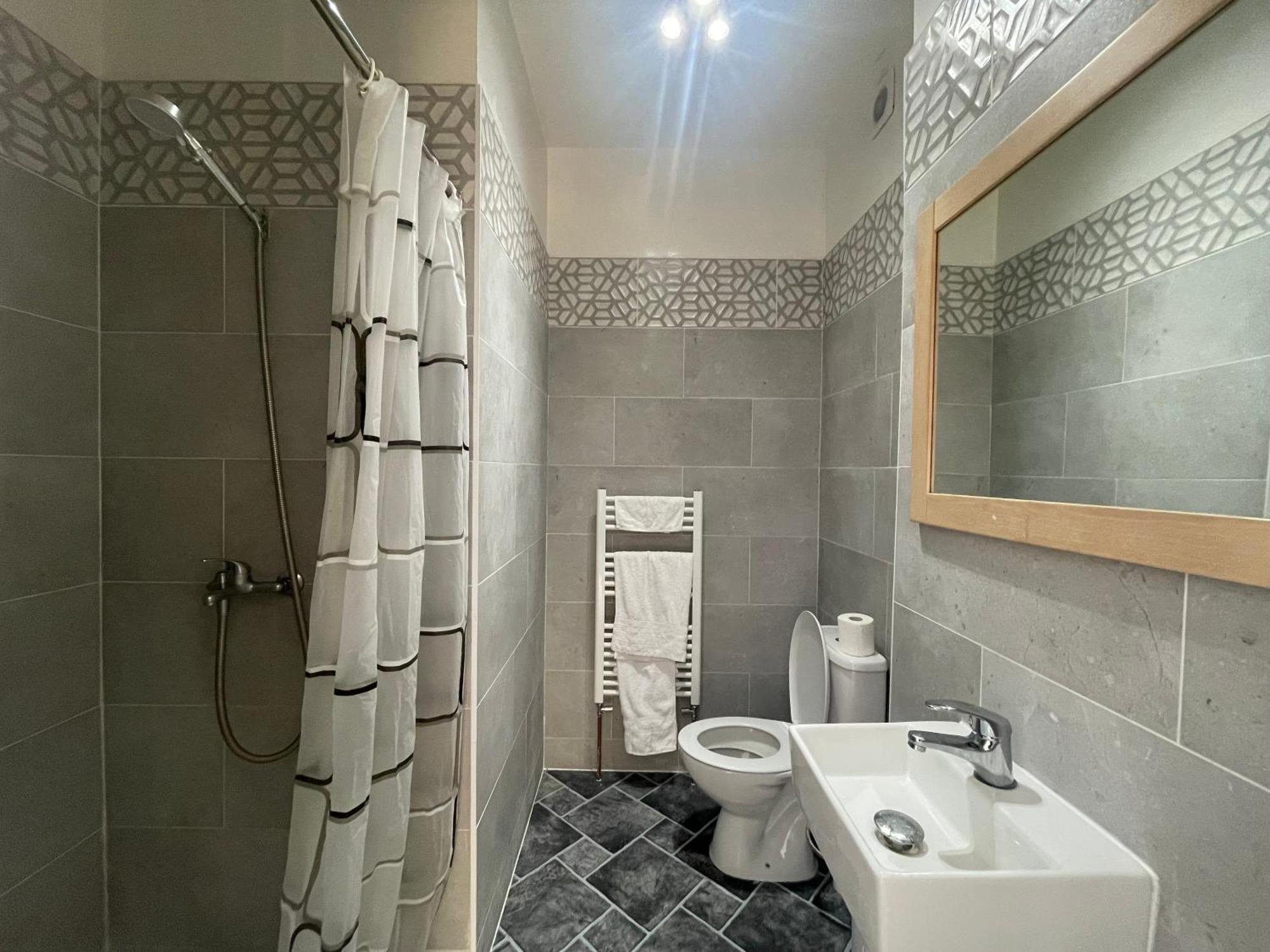 Room With Private Bathroom And Shared Kitchen London Ngoại thất bức ảnh
