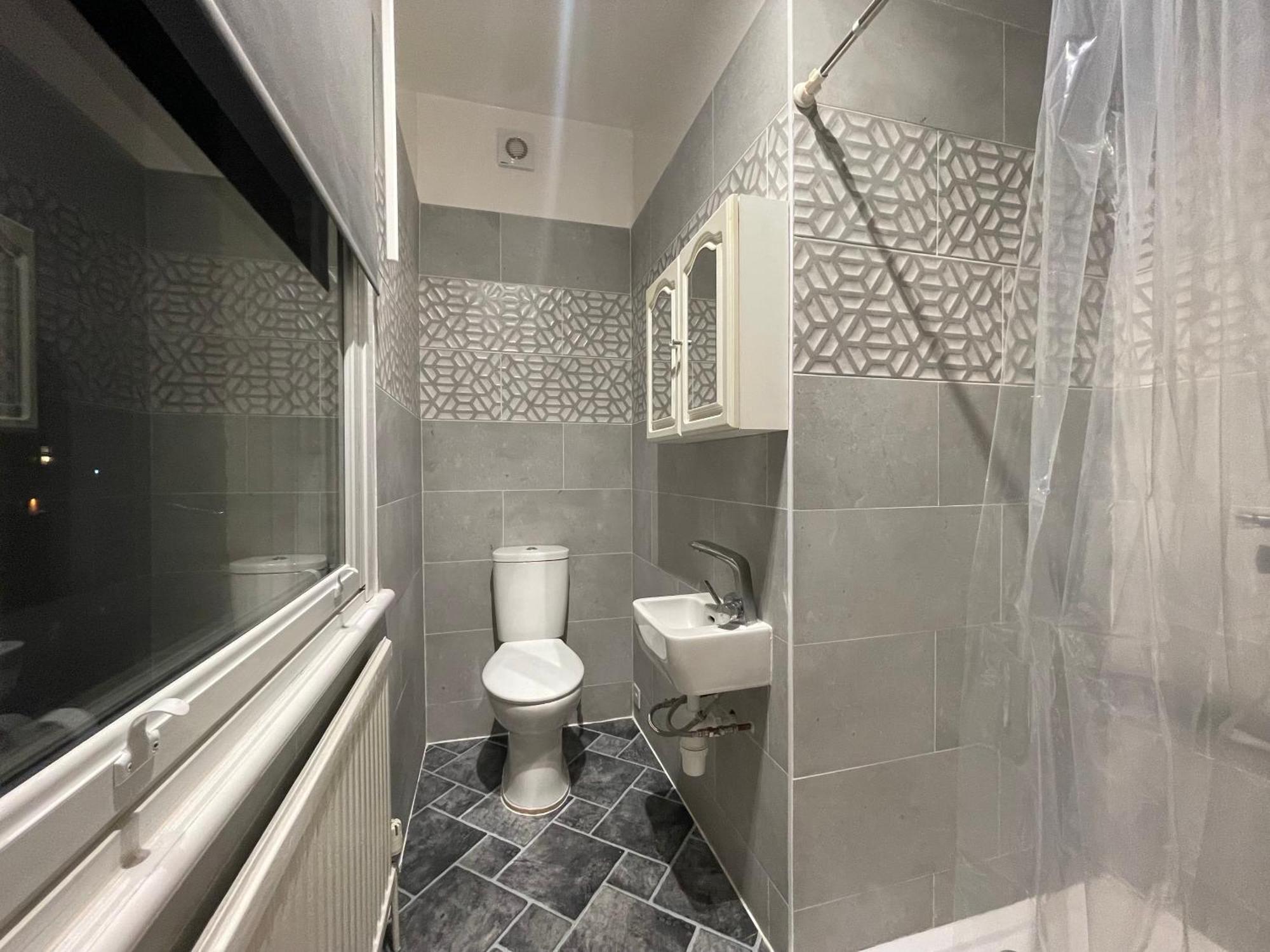 Room With Private Bathroom And Shared Kitchen London Ngoại thất bức ảnh