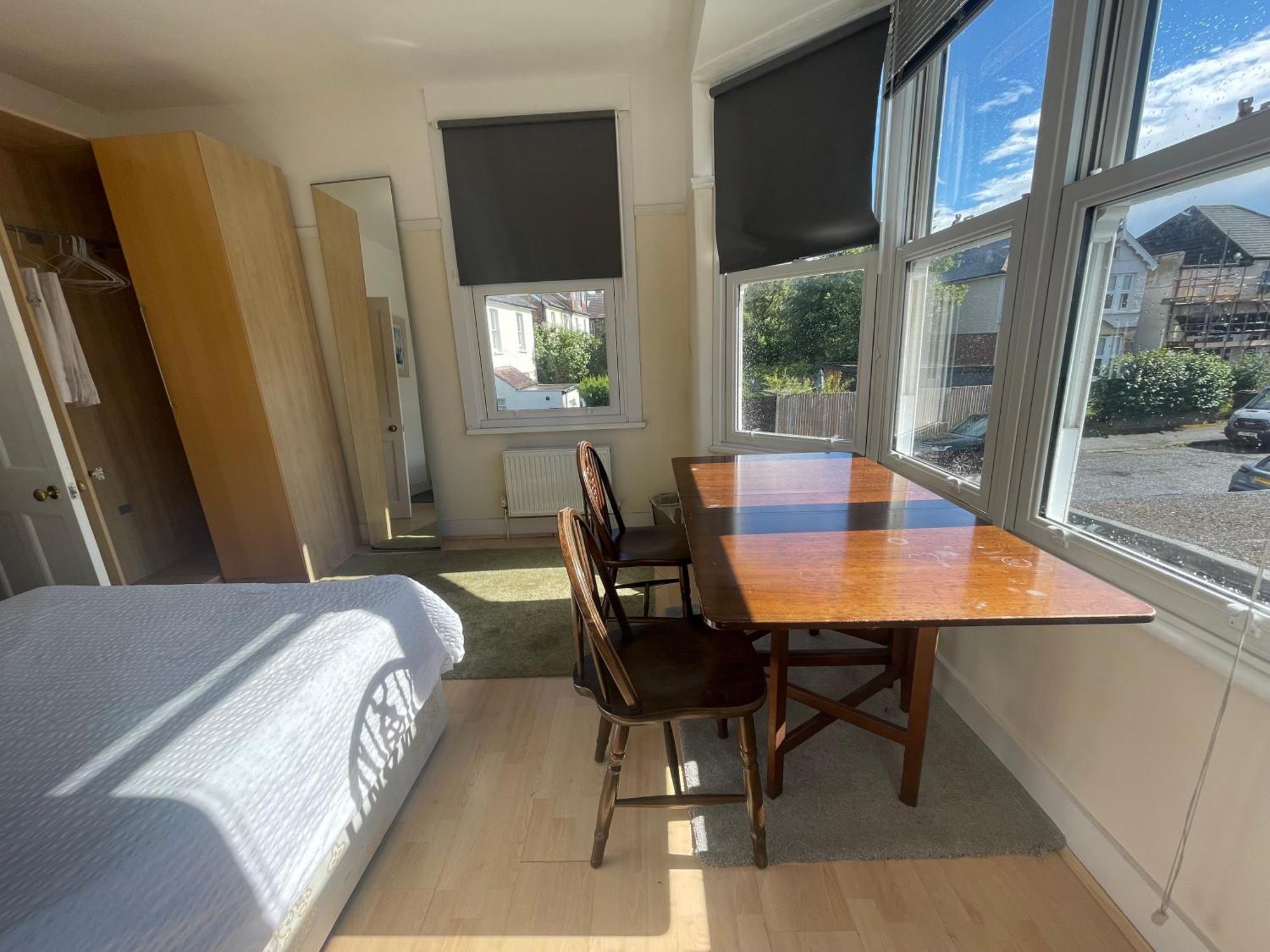 Room With Private Bathroom And Shared Kitchen London Ngoại thất bức ảnh